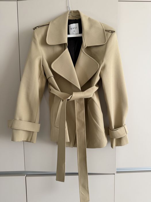 Чисто нов тренчкот Ravi