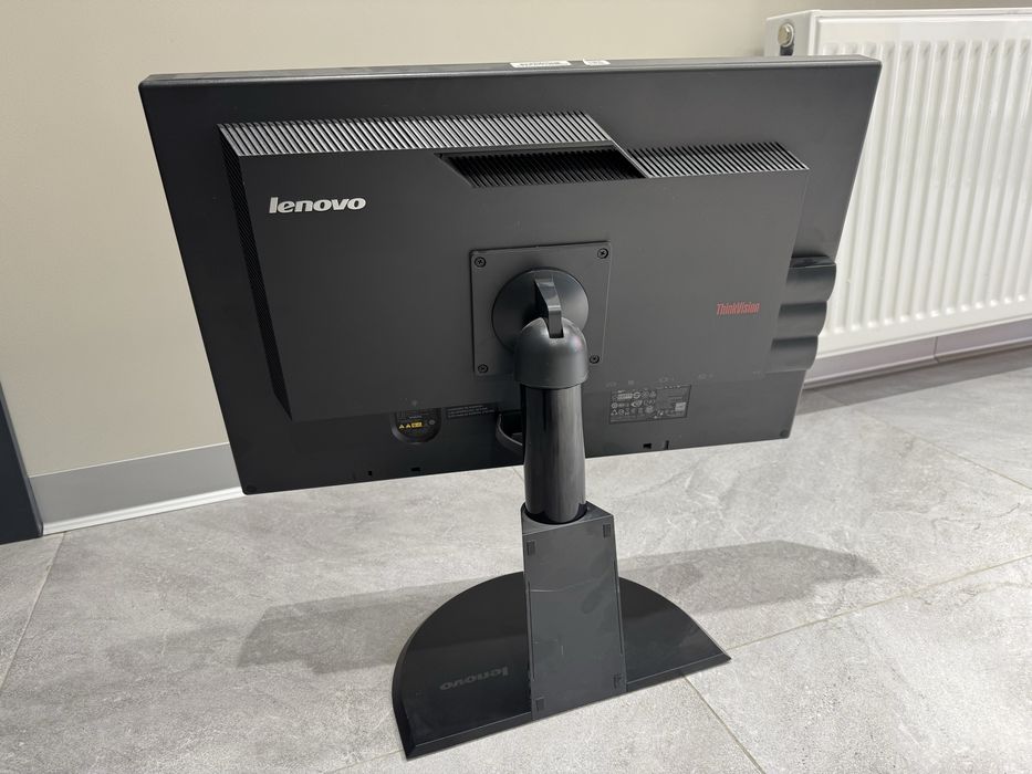 24" Lenovo ThinkVision LT2452pwC