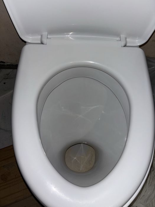 Прода унитаз всрабочем состоянии