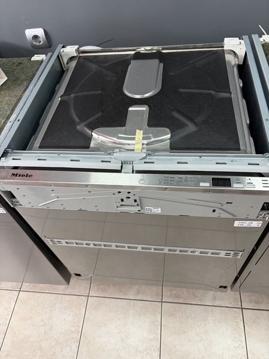 Miele G 5077 scVi XXL миялна за пълно вграждане AutoOpen/24 мес гаранция