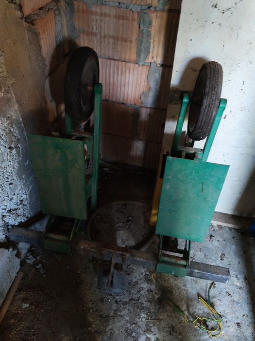 Semănătoare porumb pentru motocultor