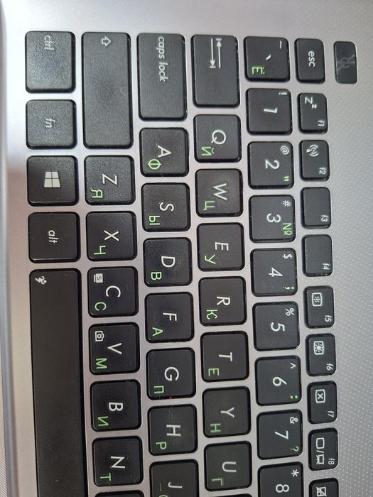 Ноутбук ASUS 550LB