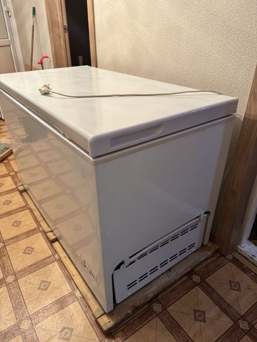 Морозильная камера Бирюса 330 л.