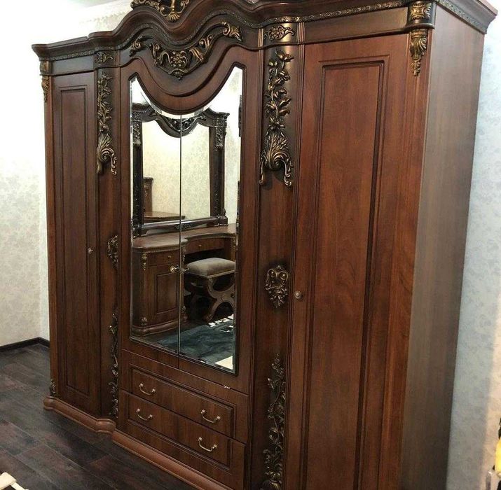 Продам спальный гарнитур