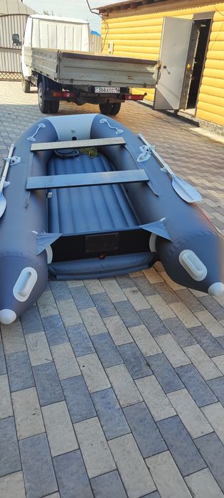 Продам Лодку с мотором