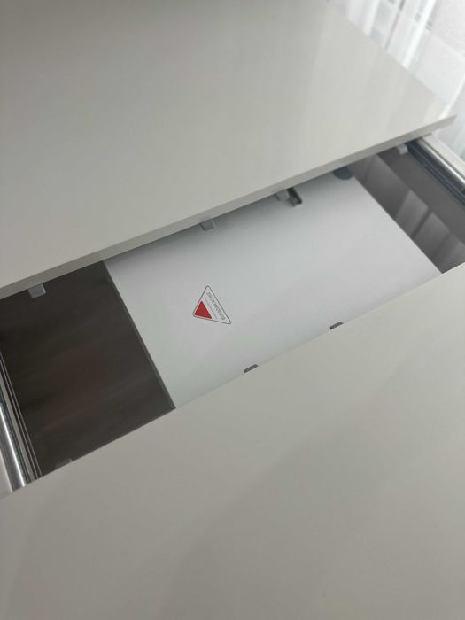 Чисто нова маса висок клас Istikbal  - бял гланц с елементи