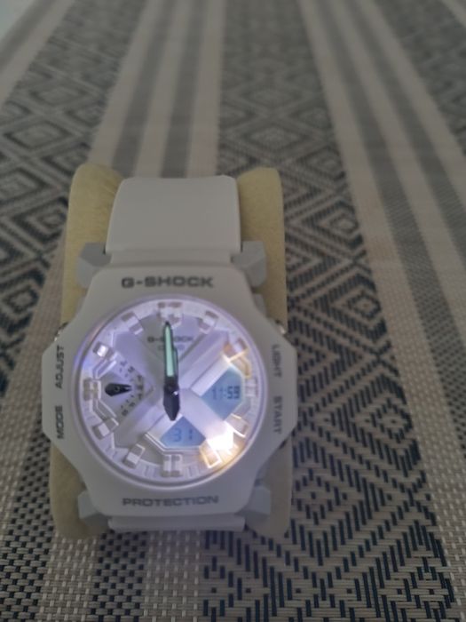 Ofertă Ceas Casio G-shock GA-2300-7AER!