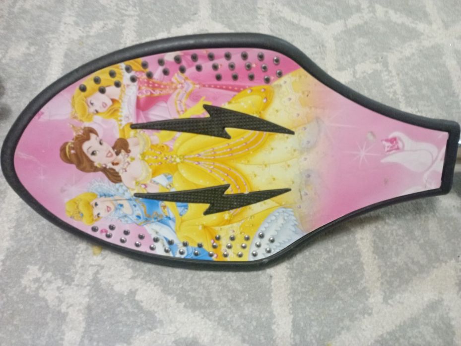 Скейтборд с принцессами