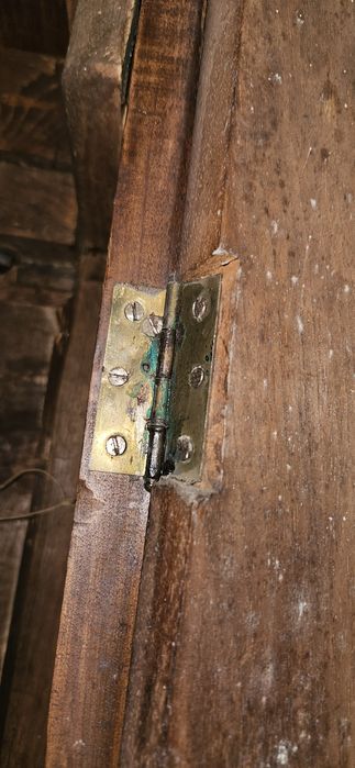 Продавам старинен гардероб от 30-те години