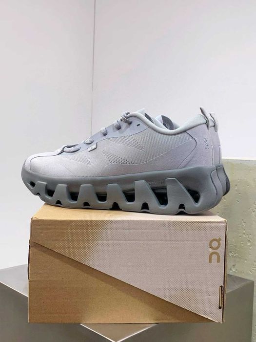Продавам нови мъжки маратонки On Cloudswift K-Tech 1 grey