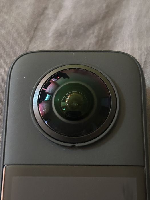 Insta 360 X3 чисто нова с аксесоари,SD карта, монтажи