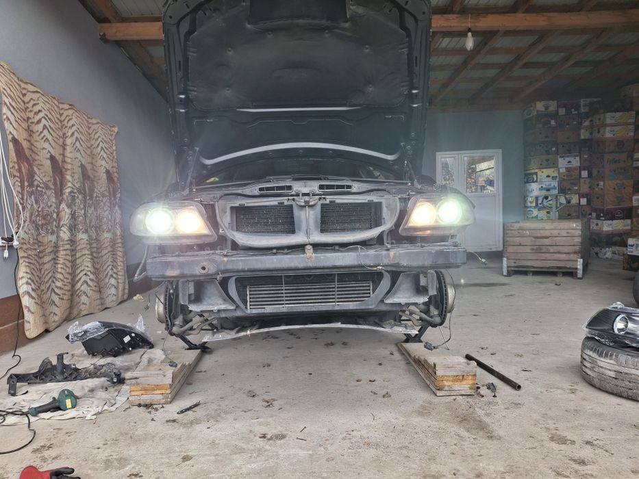 Vând Faruri seria 3 E 90