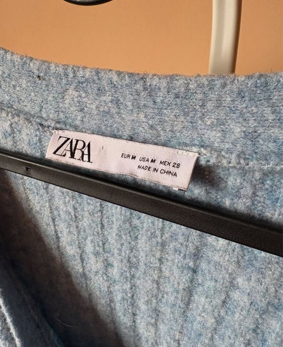 Жилетка от ZARA.