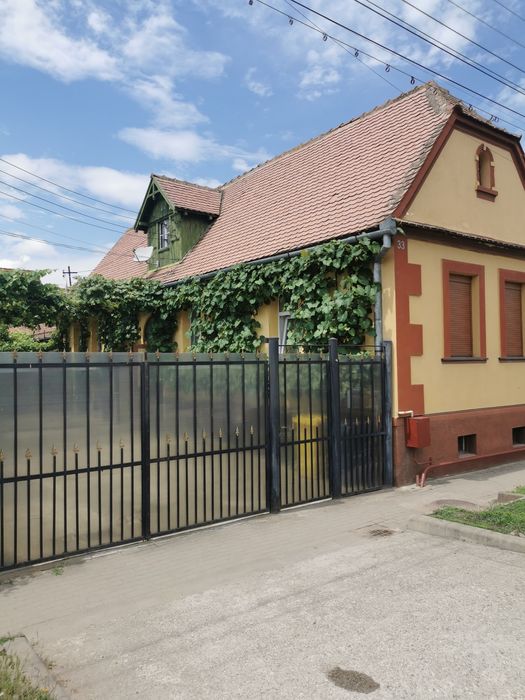 Vând casă în Cristian