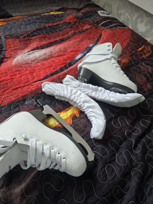 Продаются коньки детские