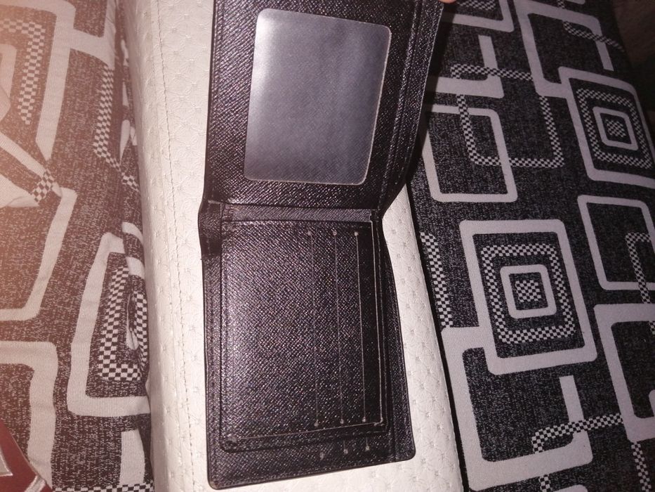 Vând portofel Gucci