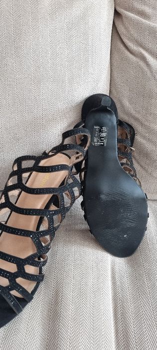 Pantofi Adam's Shoes cu toc din piele nou nouți si sigilați.