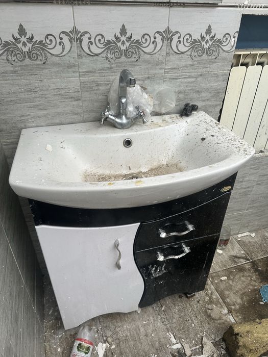 Раковина с тумбой