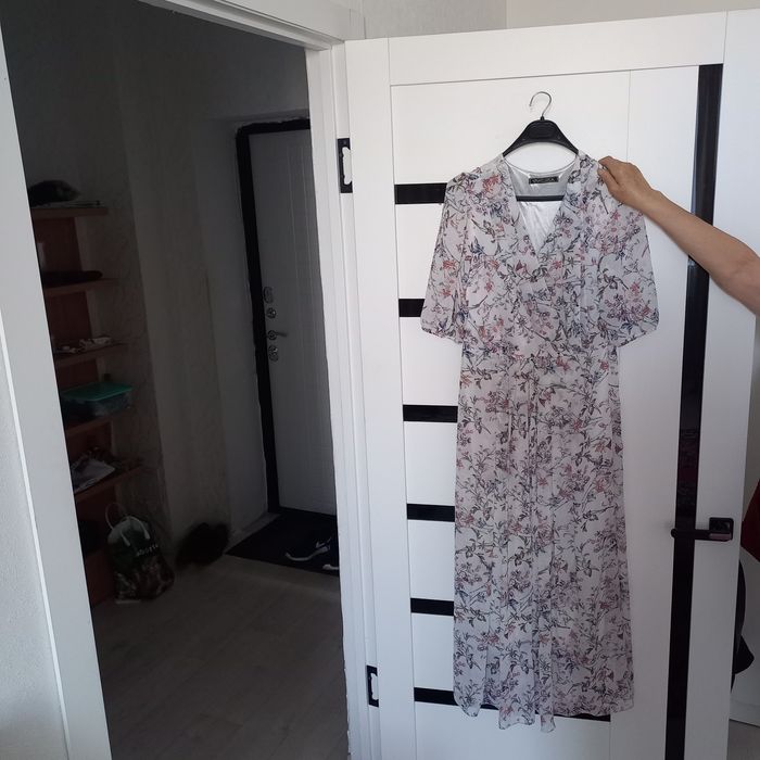 Продам платья разные