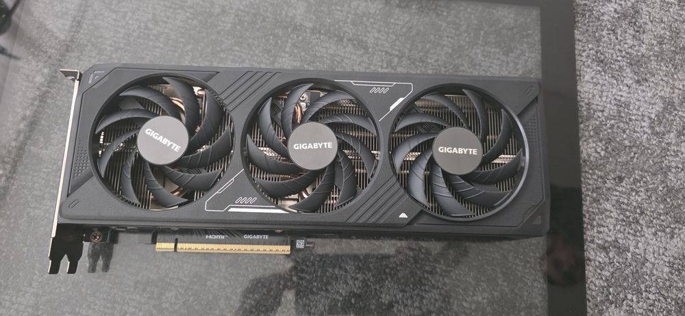 Placa Video RTX 5070 Gigabyte