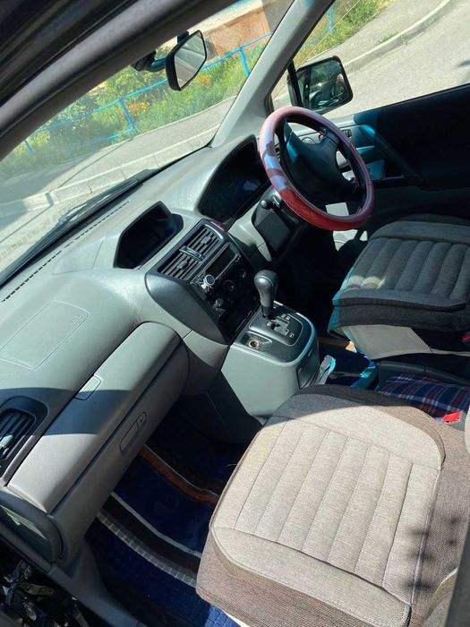 Продам Mitsubishi  RVR 1998