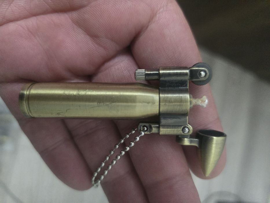 Продам зажигалки бензин