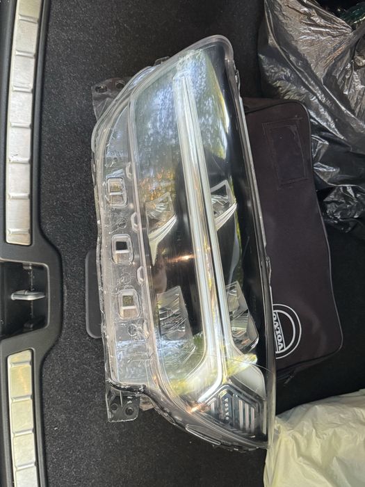 Far stanga Volvo xc40 2020 led