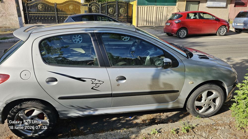 PEUGEOT 206