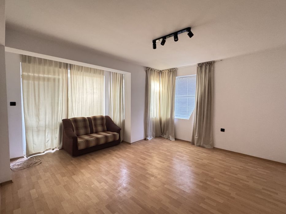 Продава се Двустаен апартамент в Търговище, Вароша - 46 кв.м за 1552 €/кв.м - Снимка #3