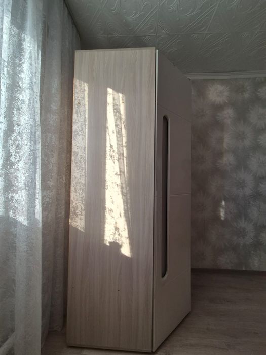 Шкаф угловой        .