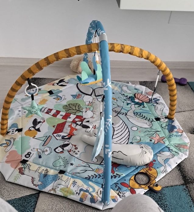 Saltea de activitati cu arcade pentru bebelus
