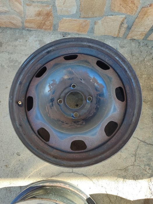 Железни джанти с тасове и  болтове към тях