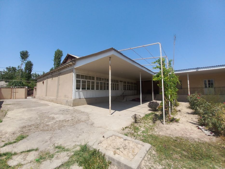 Уй сотилади Оккоргон тумани