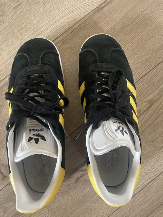 papuci adiddas gazelle culoare editie limitata