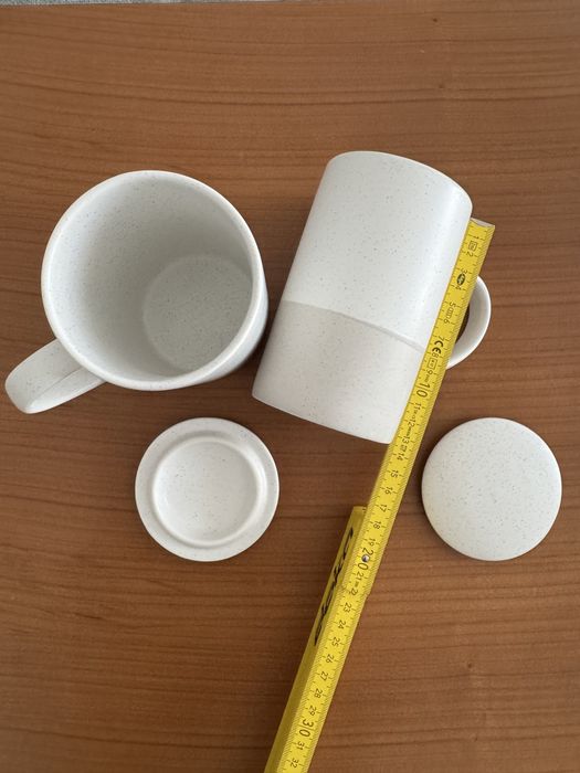 2 cani mari cu capac - sunt noi