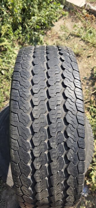 Гуми 2бр  225/70/15 с - 1бр  - 70 евро