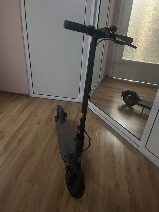 Електрическа тротинетка MI