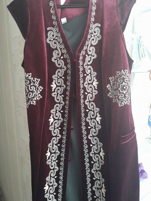 Срочно продам шикарный новый комзол очень красивый.