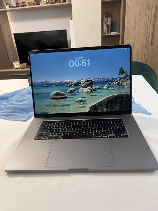Macbook Pro 16” - 1TB memorie - 16GB RAM - I9