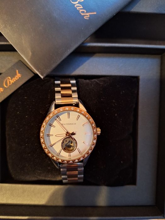 Продавам дамски автоматичен часовник Walter Bach + Подарък обеци