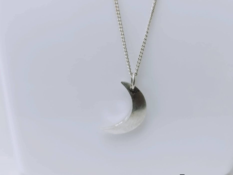 Colier/lant argint 925, cu pandantiv de argint 925 cu o semiluna, JK