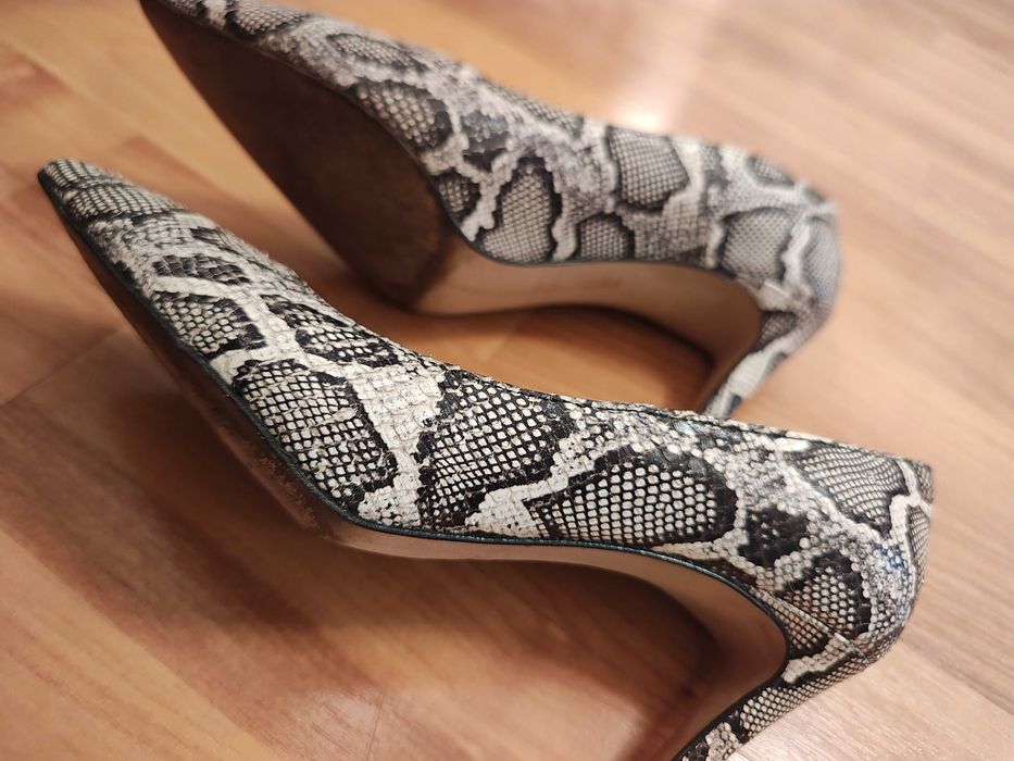 Vand pantofi stiletto model snake