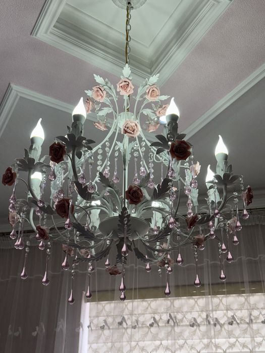 Срочно продаеться Люстра б/у в отличном состоянии