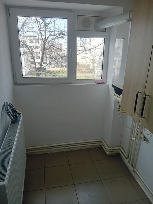 Închiriez garsoniera