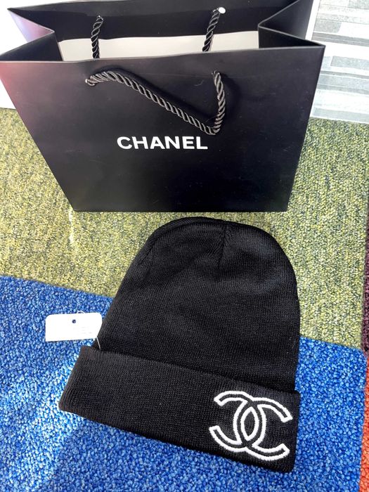 черна шапка шанел унисекс зимна с чантичка подарък chanel плетена