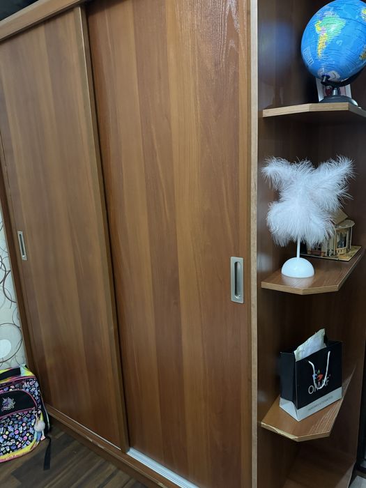 Shkaf sotiladi xolat yahshi !