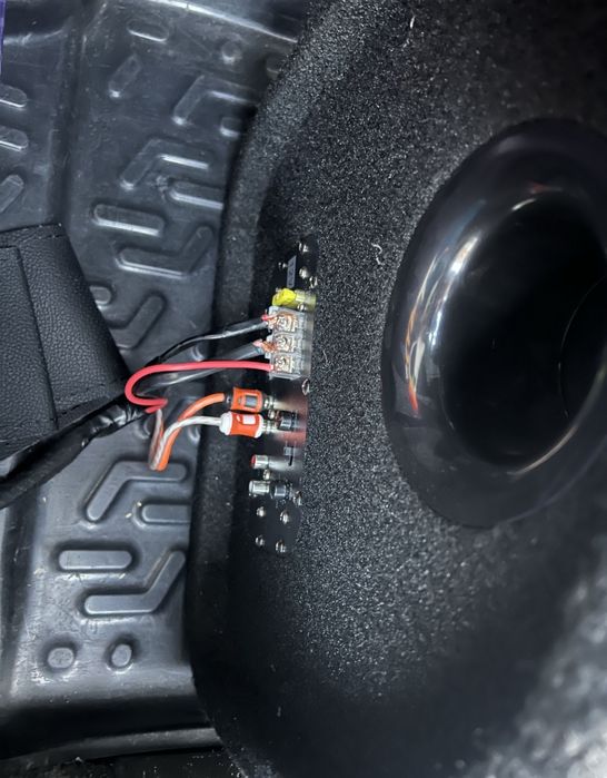 Активный сабвуфер