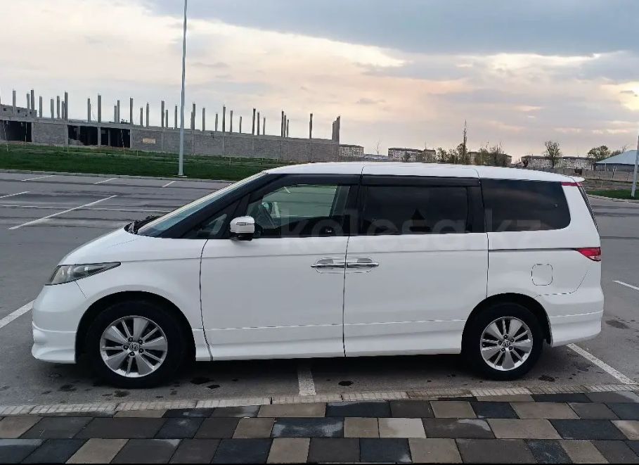 Taxi Taksi Такси xizmati 7 orinli Toshkentdan va Toshkent ichida