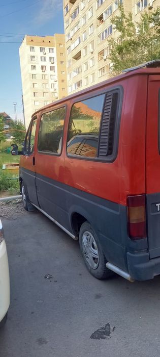 автомобиль форд транзит