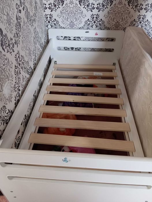 Детская кровать белая